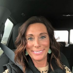 Meet your Posher, Alicia